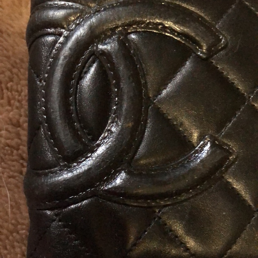 Chanel Black Quilted Wallet - Discolouration , major dirt areas inside AS IS - Picture 2 of 16